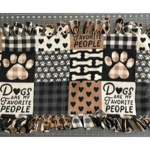 'Dogs Are My Favorite People' Fleece Fringe Blanket 29.25"x15"